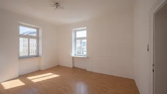 Expose ++NEU++3 Zimmer Altbauwohnung (sanierungsbedürftig) - großes Umbau-Potenzial
