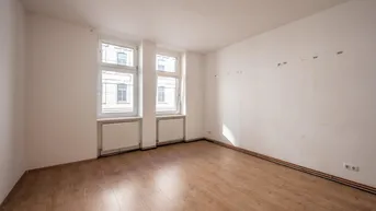 Expose +++NEU+++ 2-Zimmer Altbau-Wohnung (sanierungsbedürftig) - tolle Lage