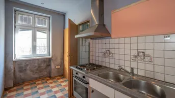 Expose ++NEU++ Ruhige 2-Zimmer Altbau-Wohnung mit getrennter Küche, viel Umbau-Potenzial!