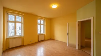 Expose +++NEU+++ Sanierungsbedürftige 4-Zimmer Altbau-Wohnungen mit BALKON!!