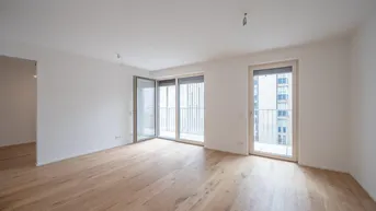 Expose ++NEW++ Impressive flat, BEST LOCATION, 2-room first occupancy with balcony, entirely facing the courtyard! Top 12 +++