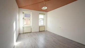 Expose ++NEU++ Sanierungsbedürftige 3-Zimmer Altbauwohnung! gut adaptierbarer Grundriss