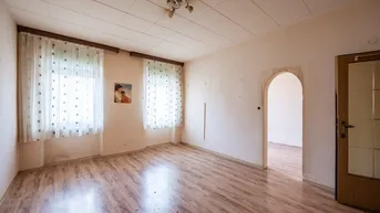 Expose ++Q18++ Renovation-Required 2-Room Old Building flat with Great Potential