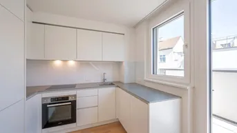 Expose ASG IV-Qualitatives Wohnen in urbaner Lage: hochwertiger 2-Zimmer Dachgeschoss-ERSTBEZUG mit BALKON! Provisionsfrei!