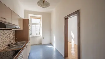 Expose ++Q18++ Well-maintained 1-room old building flat with lots of potential