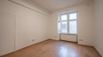 Expose **Hannovermarkt** Sanierungsbedürftige 3-Zimmer Altbauwohnung - mit Balkon - Airbnb