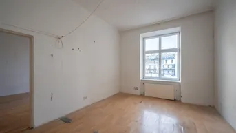 Expose **Hannovermarkt** Renovation Opportunity: 3-Room Period Apartment with Airbnb Potential