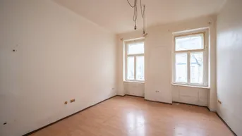 Expose ++KLNB121++ Renovation Opportunity: Well-Located Studio Apartment with Airbnb Potential