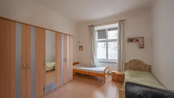 Expose **Hannovermarkt** Renovation-Required 3-Room Period Apartment – With Approved Balcony Option – Airbnb Suitable