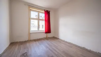 Expose **Hannovermarkt** Renovation Opportunity: 2-Room Period Apartment with Airbnb Potential