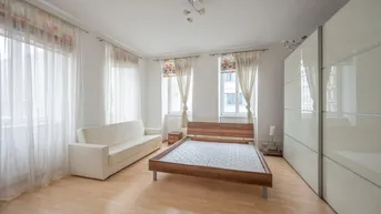 Expose ++NEU++ Ruhige 2-Zimmer Altbauwohnung mit viel Potenzial.