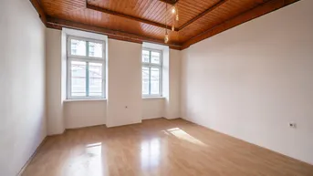 Expose ++Q16++ sanierungsbedürftige 2-Zimmer Altbauwohnung in guter Lage