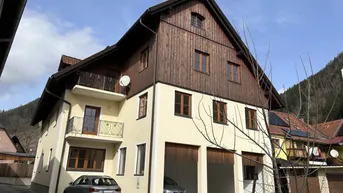 Expose KALWANG: BESTÄNDIGE WERTE in unbeständigen Zeiten - WOHNHAUS mit 4 Wohnungen