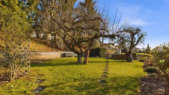 Expose NIEDERNEUKIRCHEN: Sehr gepflegtes und perfekt aufgeteiltes EIN-ZWEIFAMILIENHAUS mit ca.181 m² Wohnfläche, Grundstück ca. 871 m²