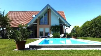 Expose WILHERING: Perfekt aufgeteiltes Wohnhaus mit XL- Garage, Pool auf einem hervorragenden Grundstück mit ca. 1.069m²