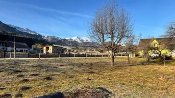 Expose Sonniges Grundstück in schöner dörflicher Lage mit Ausblick