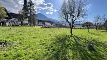 Expose Sonniges Grundstück in schöner dörflicher Lage mit Ausblick