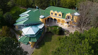 Expose VILLENJUWEL MIT INDOOR SWIMMING POOL IN IDYLLISCHER RUHELAGE