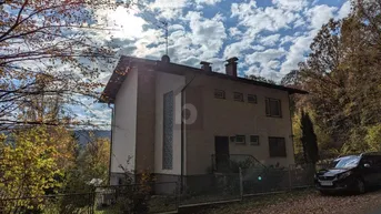 Expose EINZIGARTIG: HANGLAGE, WALDRAND UND PANORAMABLICK AUF DEN SCHÖPFEL!