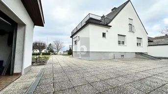 Expose TOP GEPFLEGT MIT XXL GARTEN, VOLLKELLER UND NEBENGEBÄUDE MIT GARAGE