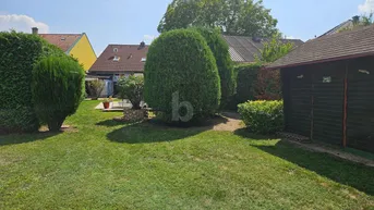 Expose LIEBEVOLL GEPFLEGT MIT SONNIGEM GARTEN, KELLER UND POOL