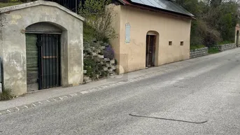 Expose EINZIGARTIGES WEINGUT MIT ALTER WEINPRESSE UND GROßEM ENTWICKLUNGSPOTENZIAL