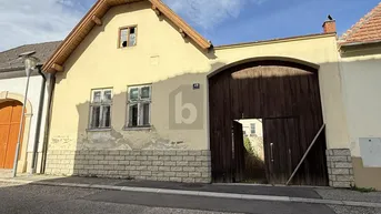 Expose LIEBHABER-BAUERNHAUS MIT CA. 40 QM WEINKELLER IN TOP RUHELAGE