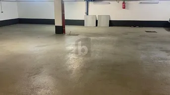 Expose PRIVAT ODER GEWERBLICH NUTZBAR - GARAGE MIT 13 EINZELPLÄTZEN U. WASCHPLATZ