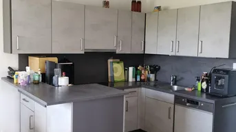Expose ZENTRALE LAGE, VOLLSTÄNDIG RENOVIERT, SEHR HELL