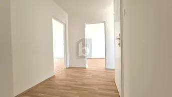 Expose RENOVIERTER ERSTBEZUG!