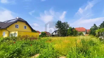 Expose Preisreduktion! RIESIGES GRUNDSTÜCK - BIS ZU 4 REIHENHÄUSER MÖGLICH