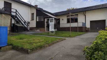 Expose DOPPELT HÄLT BESSER! ZWEI HÄUSER, EIN HOF, UNENDLICHE MÖGLICHKEITEN