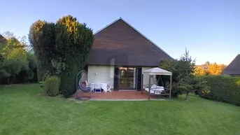 Expose EIN ZUHAUSE MIT CHARAKTER - STILVOLLER BUNGALOW IN ERHÖHTER LAGE