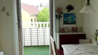 Expose Frühstück am Balkon mit Blick ins Grüne!