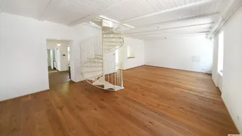 Expose Seltene Gelegenheit!! Ein sehr charmantes Einfamilienhaus wurde hochwertig renoviert und wartet auf einen neuen Eigentümer.