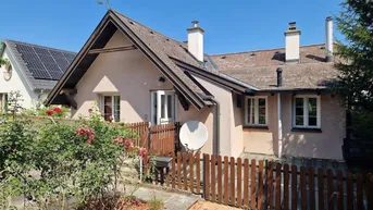 Expose Ideal für Familien - Vermietung Dachgeschoss (Zweifamilienhaus) mit Garten und Weitblick