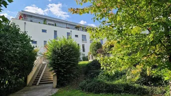 Expose Blick in die Weinberge - Großzügige und helle Terrassenwohnung in bevorzugter Lage