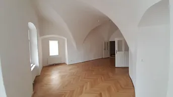 Expose Außergewöhnliche Wohnung in der Fußgängerzone - Herrschaftliches Wohnen im denkmalgeschützten Patrizierhaus! UNBEFRISTET!