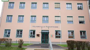 Expose Perfekte Parkmöglichkeit - KFZ-Stellplatz in der Parkstraße 6 in Knittelfeld