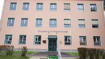 Expose Perfekte Parkmöglichkeit - KFZ-Stellplatz in der Parkstraße 6 in Knittelfeld