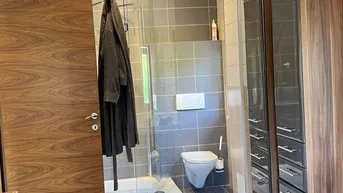 Expose Low-energy house, very sacious with an additional office/practice or apartment of 70 m². Completely renovated in 2023.