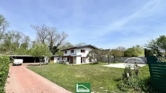Expose Ruhige Lage! Renoviertes Haus mit großem Grund, beim Wald mit extra Büro/Praxis/Wohnung von ca. 70m2.