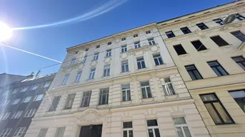 Expose Unbefristet vermietete Wohnung mit Hof-Balkon in ruhiger Gasse nahe U4 und U6! Lift und gepflegtes Gebäude!