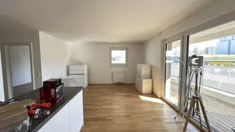 Expose Sonnige Süd-West Wohnung mit großer Terrasse nahe Trillerpark und S-Bahn! - RUHELAGE