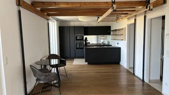 Expose Neuer Preis! Geniale DG-Wohnung in ruhiger Lage mit hochwertiger Küche &amp; kleinem Balkon.