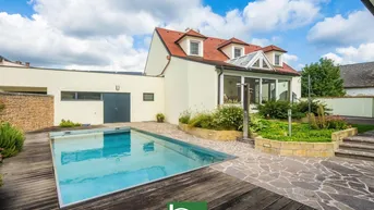 Expose Achtung, seltene Gelegenheit - Geniales Stadthaus, generalsaniert mit Pool, Poolhaus, großzügigem Wellnessbereich &amp; zusätzlichem Büro/Lager von ca. 120m²