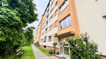 Expose Generalsanierte Wohnung mit neuer Küche, Bad, Böden, Elektrik etc. in ruhiger Lage.