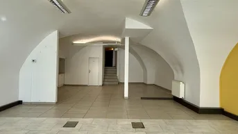 Expose Repräsentatives Geschäftslokal in Bestlage am Hauptplatz in Bruck an der Leitha!