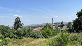 Expose MACHEN SIE IHRER FAMILIE EINE FREUDE - Baugrund (Baurecht) in traumhafter Aussichtslage am Fusse des Wienerwald