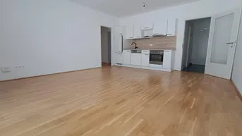 Expose Lichtdurchflutete 4-Zimmer-Wohnung mit privater Außenfläche